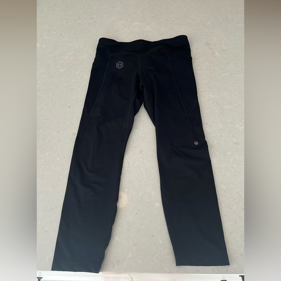 Under Armor black leggings - Picture 2 of 5